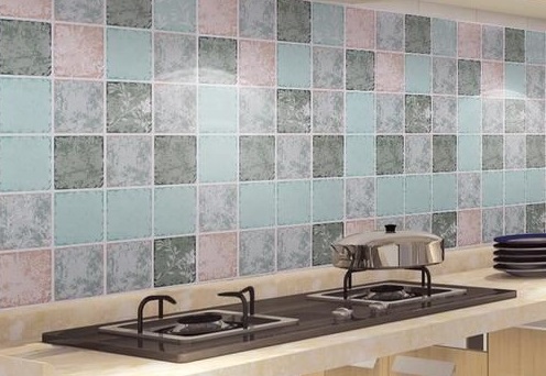 家居干貨：廚房防油貼紙好用嗎?有哪些優(yōu)缺點(diǎn)?